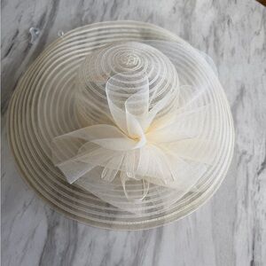 Bellisima Elegant Cream Derby Sun Hat with Bow Adjustable NWT